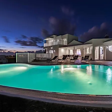 Ocean Views And Relax In Lanzarote Вилла